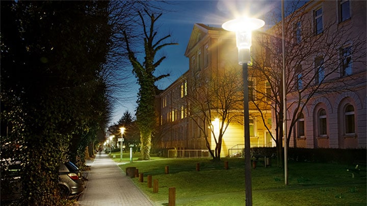 Philips Lighting illuminates the outside of Asklepios Clinic St. George creating a secure and enhanced atmosphere