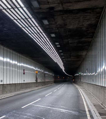 Philips LED luminaires effectively illuminate the Meir tunnel