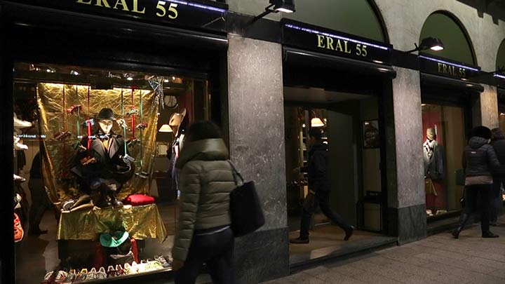 Dynamic shop window lighting of high end men’s clothing store Eral 55 in Milan