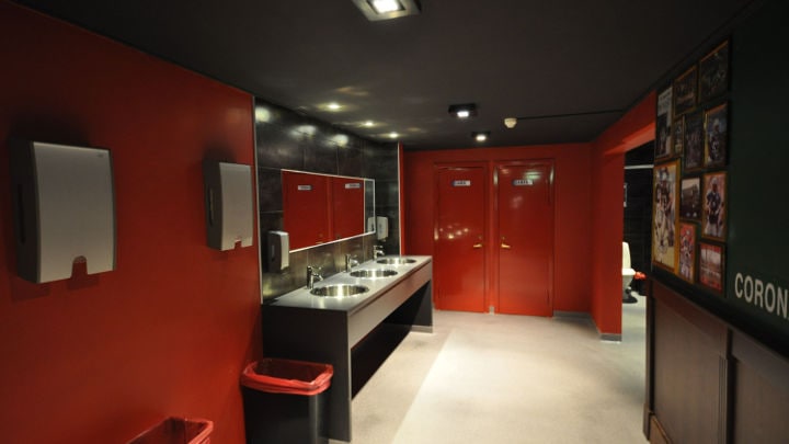  Philips lighting lit the Olearys bathroom area