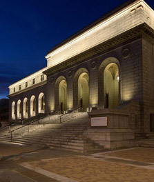 Municipal building illuminated by white architectural lighting systems